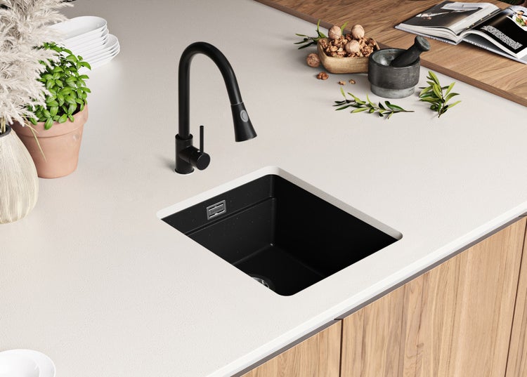 PRIMAGRAN Unterbauspüle Granit Schwarz Metallic 41x47cm, Spülbecken 1 Becken + Küchenarmatur 32x20cm + Ablauf-Set + Aufrollbare Abtropffläche, Granitspüle ab 45er Unterschrank - Praga