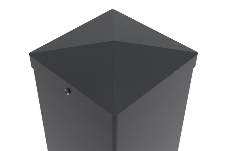 Quadratische Pfostenkappe mit Pyramidendach und seitlicher Befestigungsschraube.