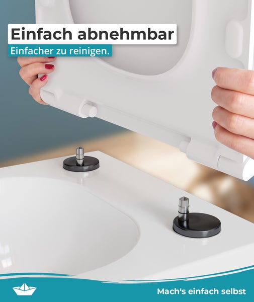 Hände beim Abnehmen eines Toilettensitzes von der Keramik zur Reinigung