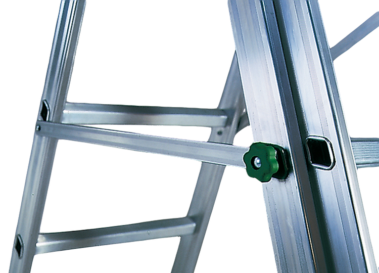 Detailansicht einer Aluminiumleiter mit einem grünen Verschluss