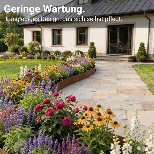 Angelegter Garten mit gepflastertem Gehweg, bunten Blumen und einer Rasenkante aus Metall vor einem Einfamilienhaus.