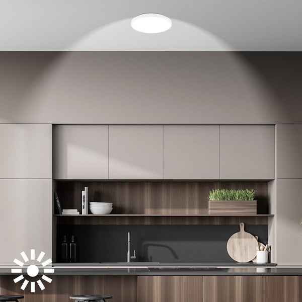 Deckenleuchte in einer modernen Küche