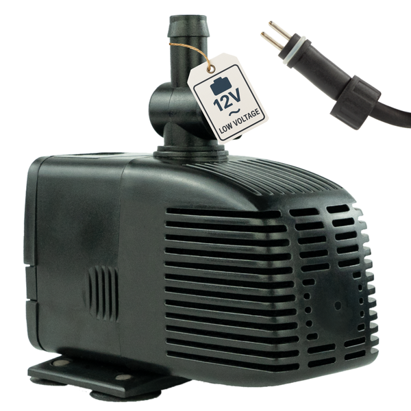 Schwarze Teichpumpe mit 12 Volt Niederspannung und passendem Anschlussstecker.