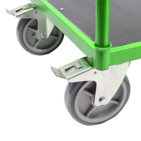 Detailansicht der Rollen eines Transportwagens mit Feststellbremse