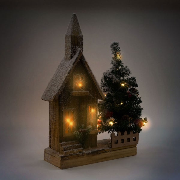 ECD Germany Dekorative Holz-Weihnachtshaus mit LED-Beleuchtung, Warmweiß, 27x11x44 cm, batteriebetrieben, Timer, Deko Holzhaus & Tanne, Winterhaus beschneit, Weihnachtsdeko Innen, Weihnachtsdekoration