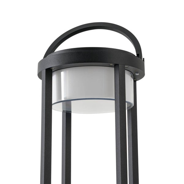 Schwarze Außenleuchte mit Tragegriff und weißem Diffusor, Detailansicht des oberen Teils.