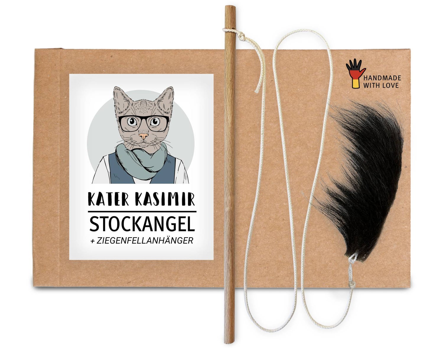 Premium Spielangel für Katzen mit echtem Ziegenleder. Extra langer Holzgriff mit langem Baumwollband. Von Hand und mit Liebe in Deutschland gefertigt