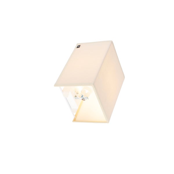 Wandleuchte mit rechteckigem Textilschirm in Beige für den Innenbereich.