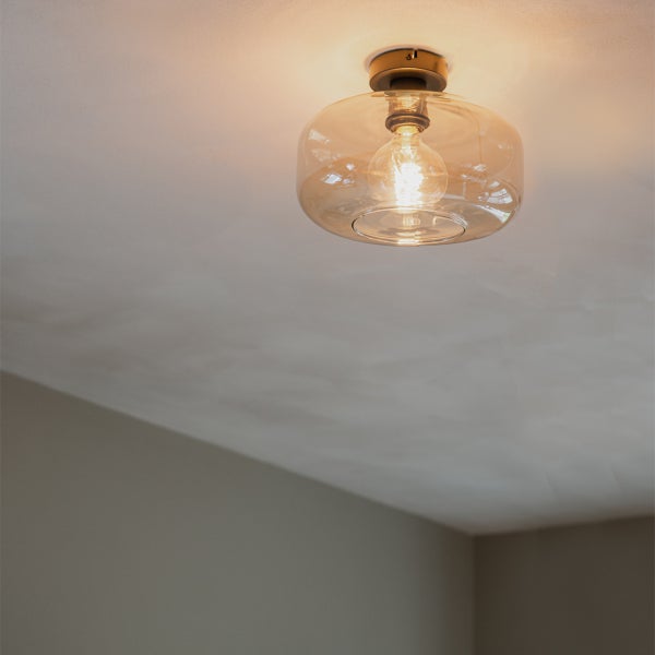 Deckenleuchte mit Lampenschirm aus Glas