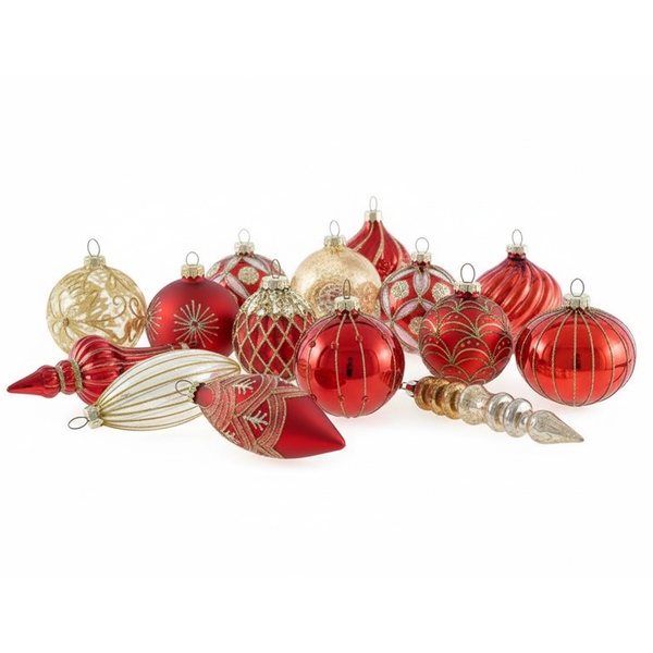 Eine Sammlung von roten und goldenen Christbaumkugeln mit verschiedenen Mustern.