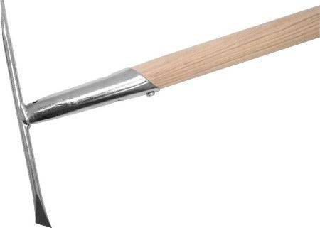 Hacke mit Holzstiel für Gartenarbeiten