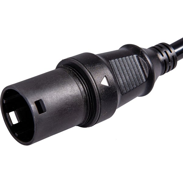 Schwarzer Stecker mit Kabel für elektrische Verbindungen