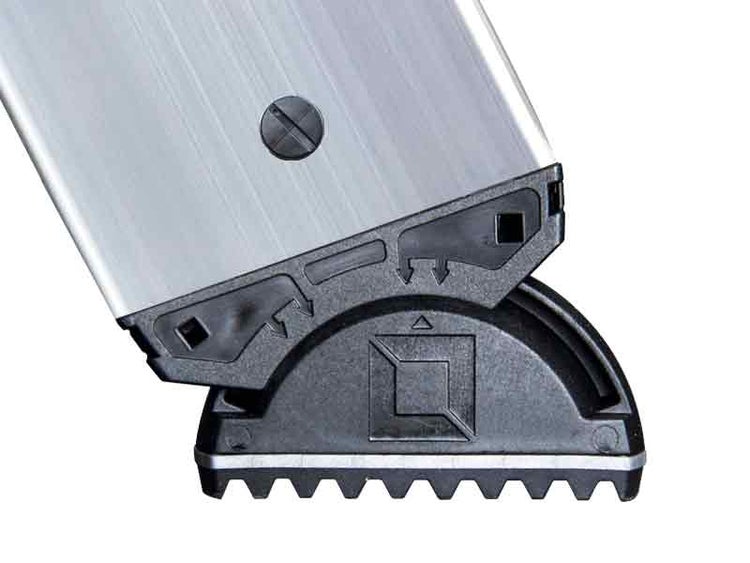 Detailansicht eines Leiterfußes aus Aluminium mit Kunststoffelementen.