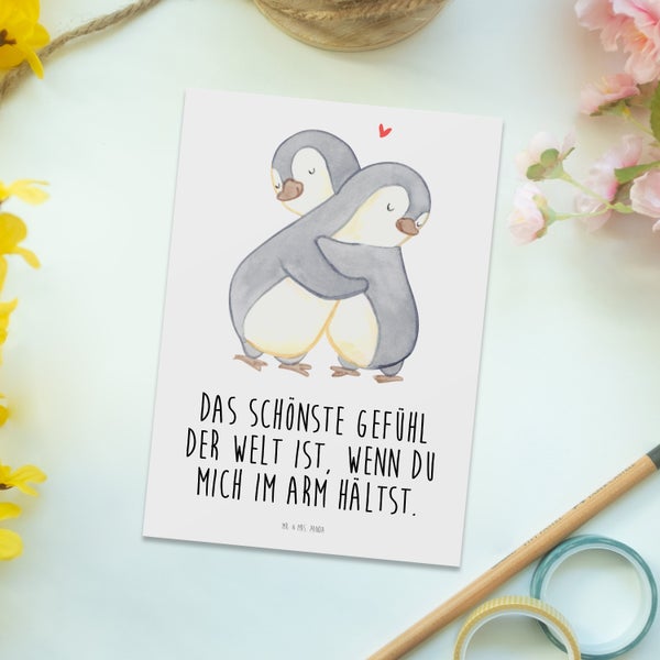 Mr. & Mrs. Panda Postkarte Pinguine Kuscheln - Weiß