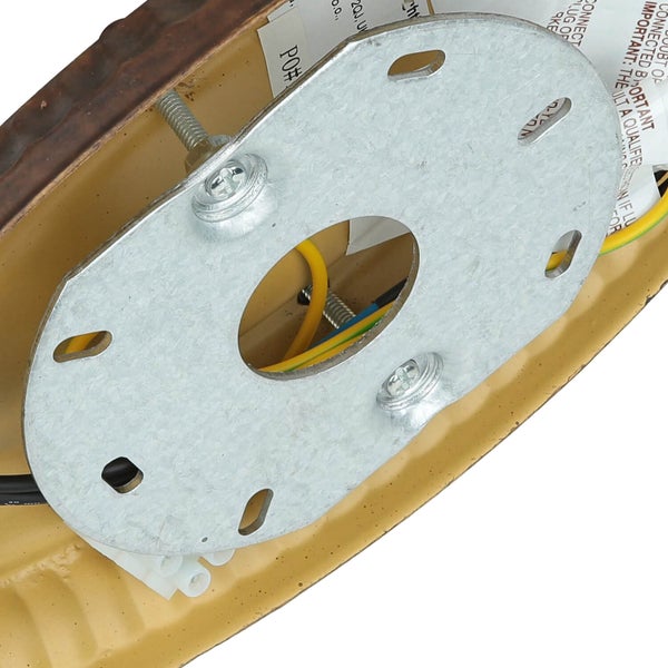 Detailansicht einer Deckenleuchte mit Montageplatte und elektrischen Anschlüssen