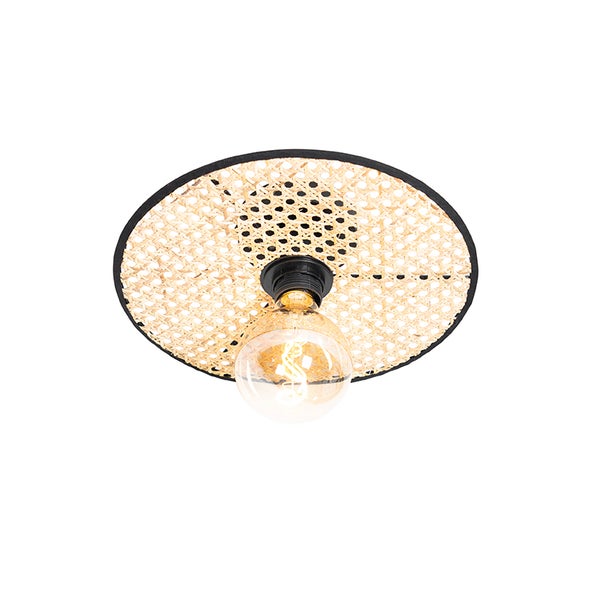 Deckenleuchte mit Rattanschirm und Glühbirne
