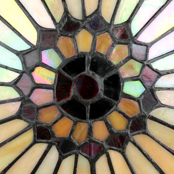 Detail einer Tiffany Lampe mit Glasmosaik