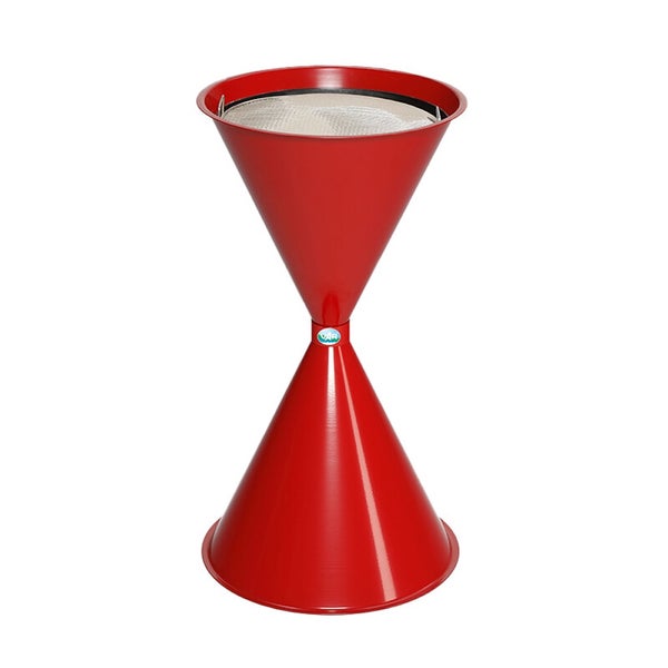 Roter Standascher aus Metall in Sanduhrform mit Siebeinsatz.