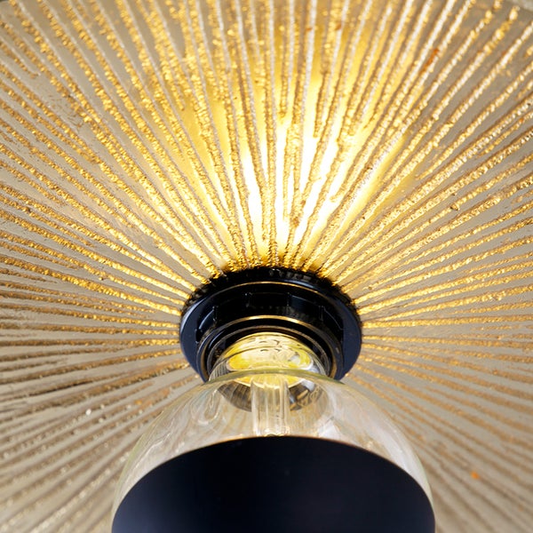 Deckenleuchte mit abstraktem, strahlenförmigem Muster