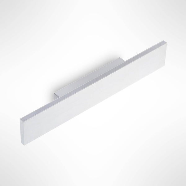 Moderne LED-Wandleuchte aus gebürstetem Aluminium in rechteckiger, flacher Form.