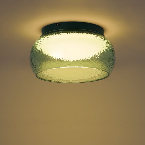 Moderne Deckenleuchte mit kuppelförmigem, strukturiertem Glasschirm für eine gleichmäßige Lichtverteilung an der Zimmerdecke