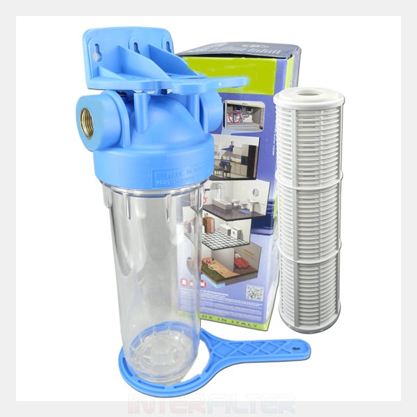 Wasserfiltergehäuse mit Filtereinsatz und Montageschlüssel vor Produktverpackung