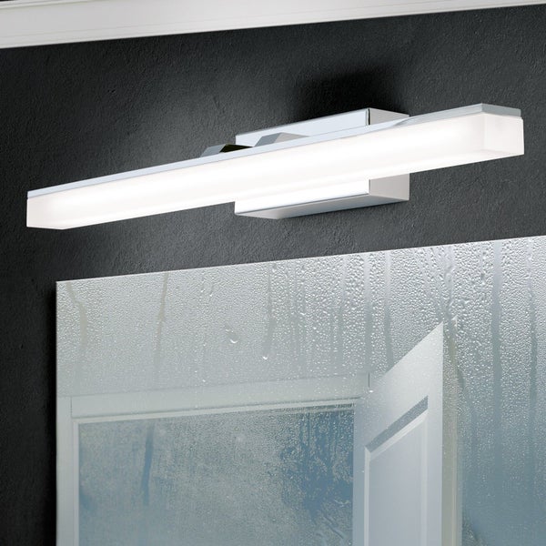 Moderne LED Spiegelleuchte aus Metall mit rechteckigem Diffusor für die Wandmontage über dem Badezimmerspiegel.