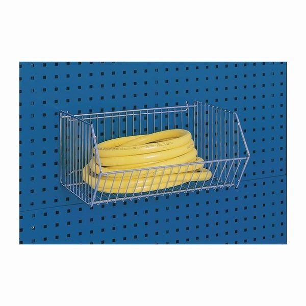 Gitterkorb aus Metall für eine Lochwand mit einem gelben Schlauch.