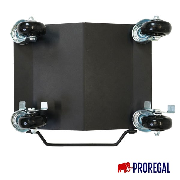 Transportroller aus schwarzem Metall mit vier Lenkrollen, zwei Feststellbremsen und einem Metallgriff. ProRegal Logo.