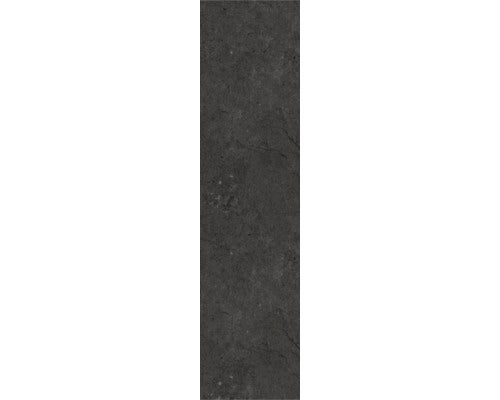 Schmale, vertikale Bodenfliese in dunkler Steinoptik mit feiner Textur und matter Oberfläche.