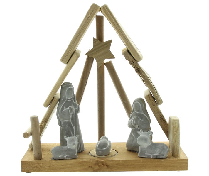 Krippe aus Holz mit Figuren