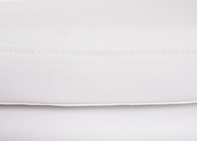 Detailaufnahme eines Sitzkissens mit Naht