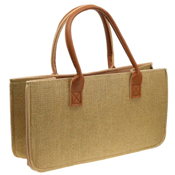 Tasche aus geflochtenem Material mit Griffen