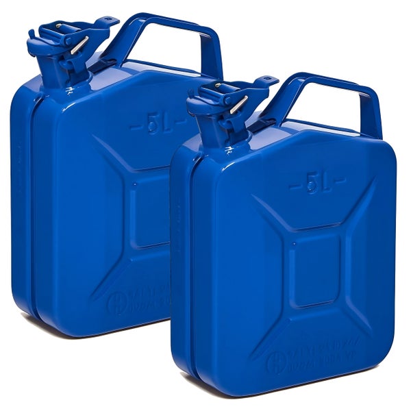 Zwei blaue 5-Liter-Kraftstoffkanister
