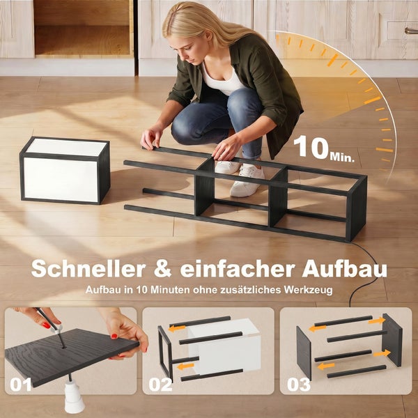 Eine Frau montiert ein schwarzes Holzregal mit weißem Einsatz. Der werkzeuglose Aufbau wird grafisch in drei Schritten erklärt, Dauer circa 10 Minuten.