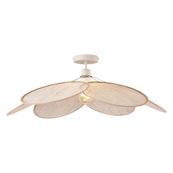 Deckenleuchte mit blattförmigen Schirmen aus Naturgeflecht und sichtbarem Leuchtmittel.