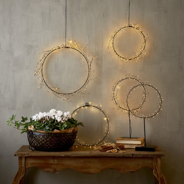 Weihnachtsstern mit Standfuß, 55 cm hoch und 34 cm breit