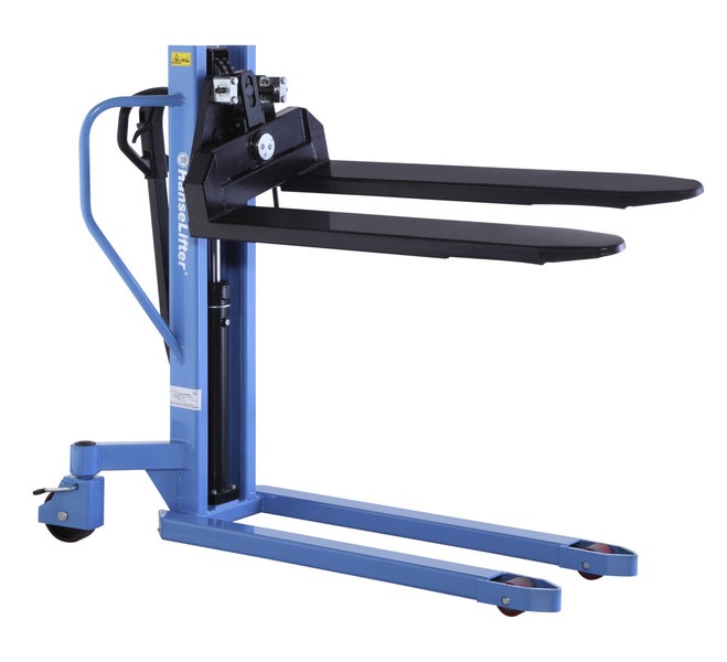 Blauer Hochhubwagen Hanselifter aus Stahl mit schwarzen Gabelzinken und manueller Hydraulik.