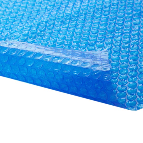 Blaue Solarfolie für den Pool mit Noppenstruktur aus Polyethylen zur Wassererwärmung und Isolierung.