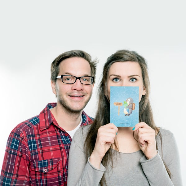 Mr. & Mrs. Panda Postkarte Pinguin Schultüte - Eisblau
