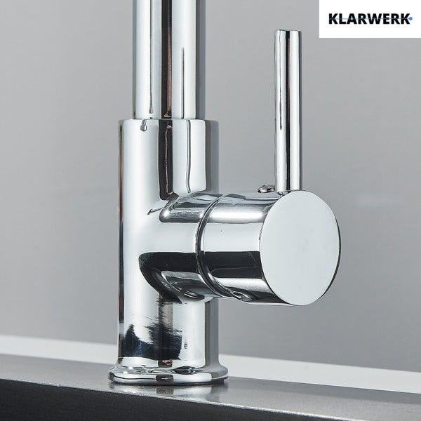 Klarwerk Küchenarmatur mit Einhebelmischer, verchromt. Klarwerk Logo.