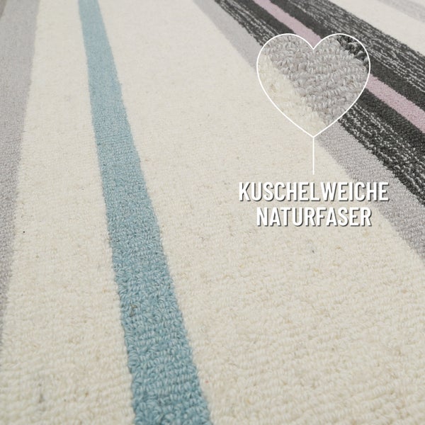 Gestreifter Teppich aus weicher Naturfaser mit Detailansicht der Materialstruktur.