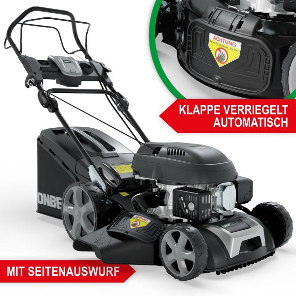Benzin-Rasenmäher mit Seitenauswurf und automatisch verriegelnder Klappe.