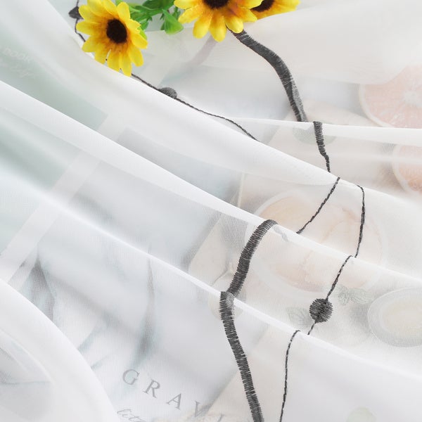 Gardine aus Voile mit Stickerei und floralem Muster