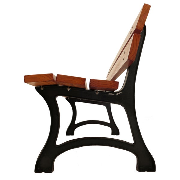 Parkbank mit Holzsitzen und Eisengestell