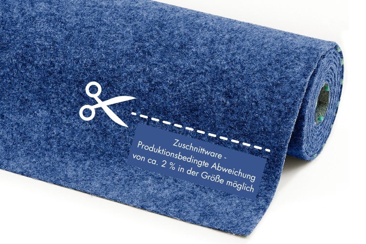 Eine aufgerollte Matte aus Nadelvlies als Zuschnittware mit einem Scherensymbol und Hinweis auf produktionsbedingte Maßtoleranzen von 2 Prozent.