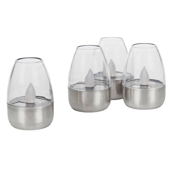 Vierer-Set Solarteelichter mit silbernem Metallsockel und klarem Aufsatz.