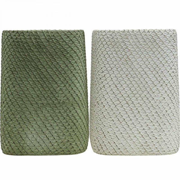 Zwei dekorative Vasen mit Rautenmuster