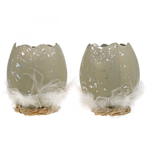 Zwei dekorative Eierschalen mit Federn und silbernen Akzenten