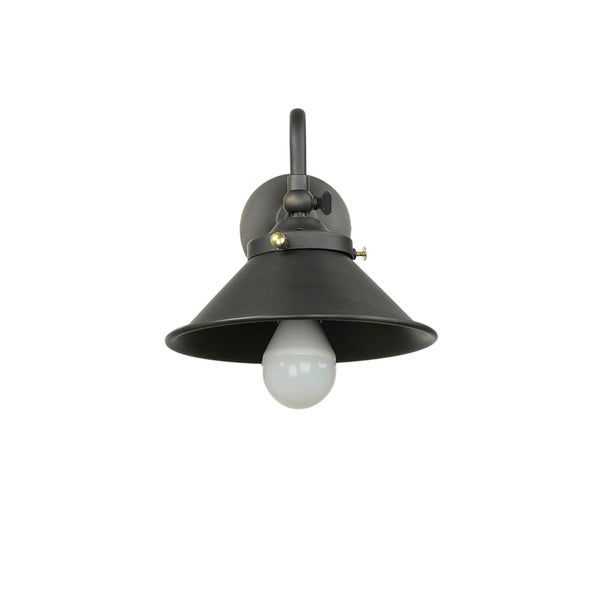 Schwarze Wandleuchte mit Lampenschirm und Glühbirne